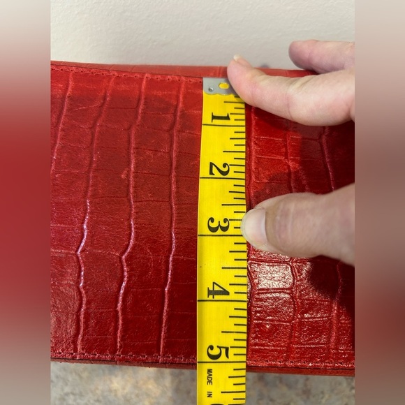 Chiara Ferretti red leather croc embossed box purse with two removable straps - Picture 6 of 13